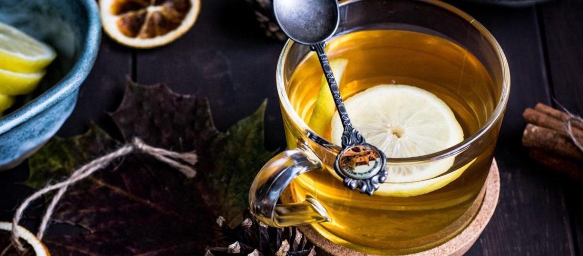 infusion citronnée pour soignée le mal de gorge