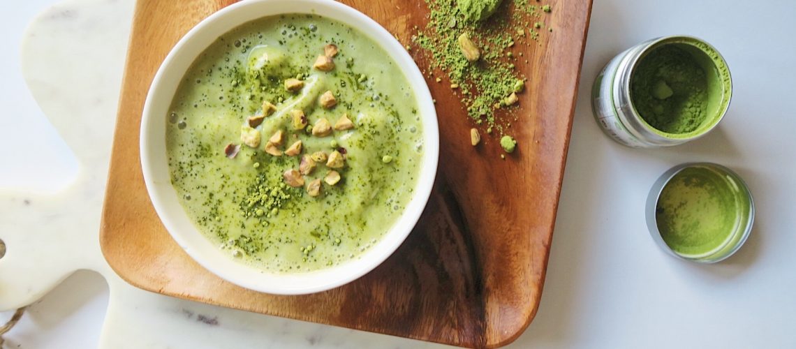 Smoothie-the-matcha-et-pistaches